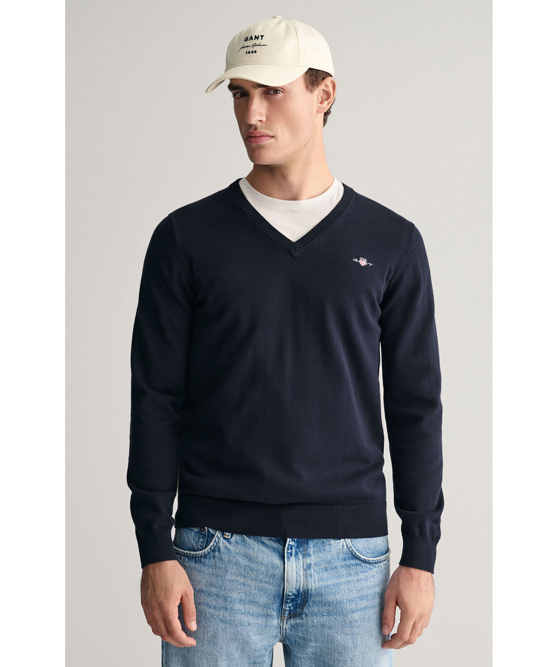 Classic cotton v-neck